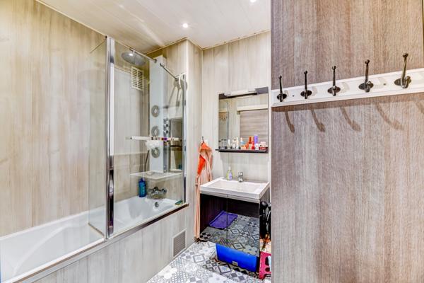 Nice (06100) Grand 2 pièces traversant avec 2 balcons - Nice Cessole