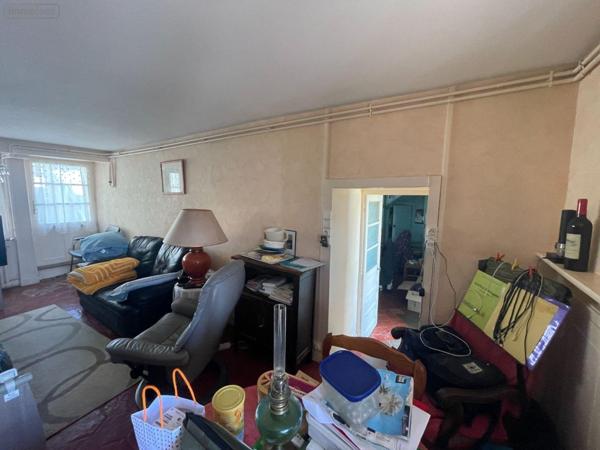 Maison à vendre à Ambrières-les-Vallées en Mayenne (53300), ref : 485