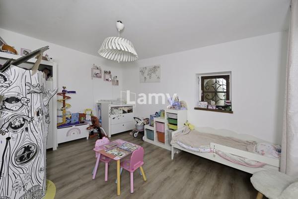 Maison individuelle de caractère avec 1100 m² de terrain