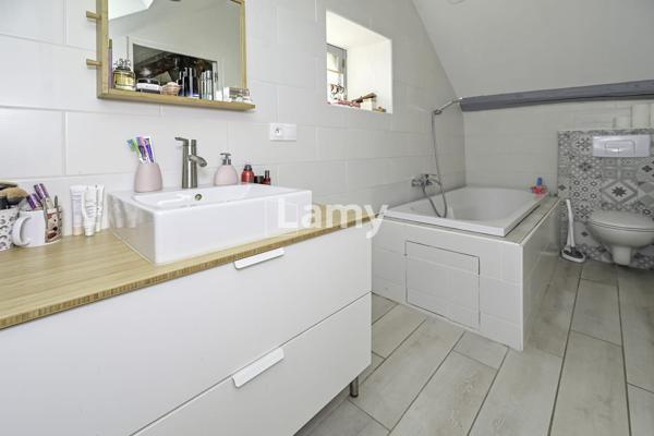 Maison individuelle de caractère avec 1100 m² de terrain