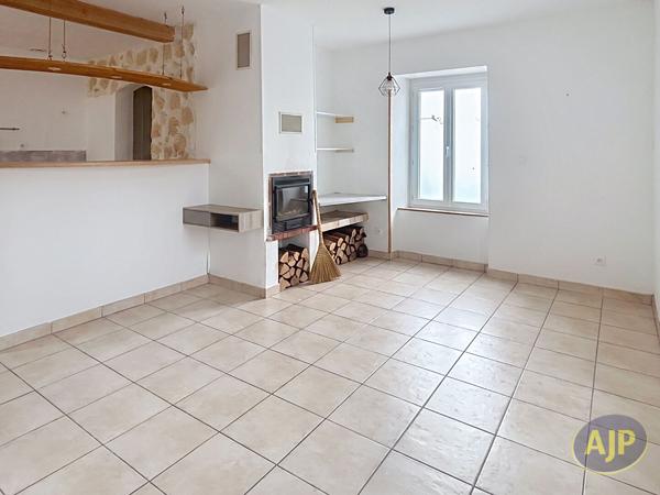 Maison à louer La Ferriere : 3 pièces, 68m² avec 1 chambre(s) à 700€ - AJP Immobilier La Roche-sur-Yon