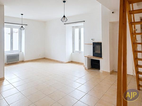 Maison à louer La Ferriere : 3 pièces, 68m² avec 1 chambre(s) à 700€ - AJP Immobilier La Roche-sur-Yon