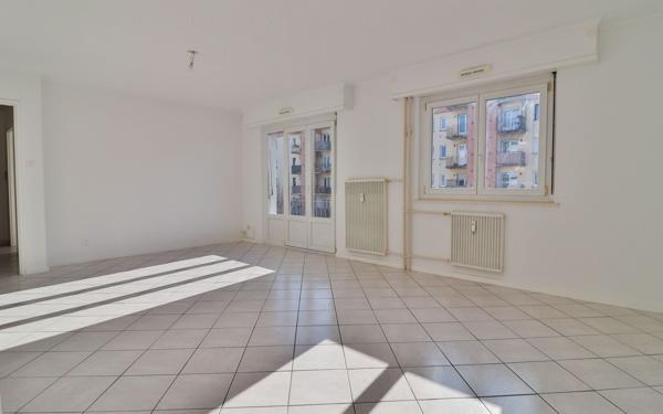 Appartement à vendre    3 pièces • 77 m2 Colmar