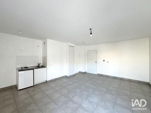 Location studio 31 m² Châtillon