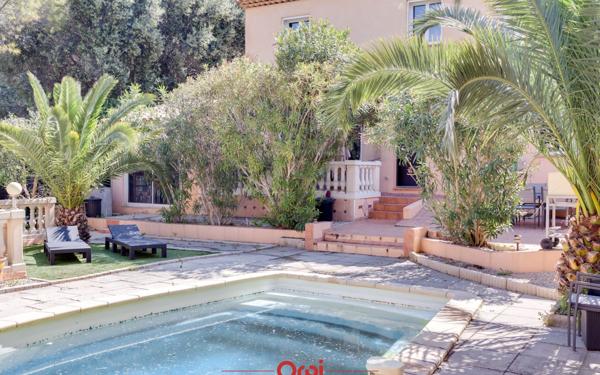 Maison à vendre    5 pièces • 132 m2 Marseille 12