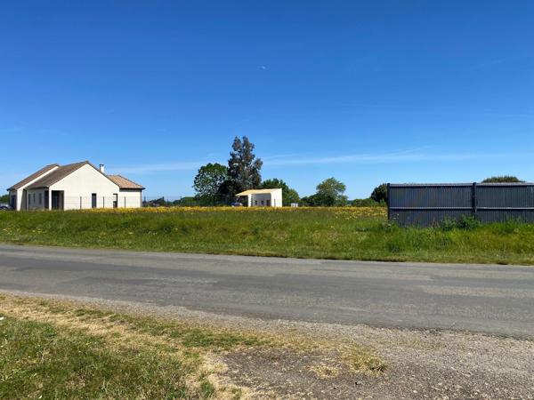 très rare terrain constructible de 2211 M2