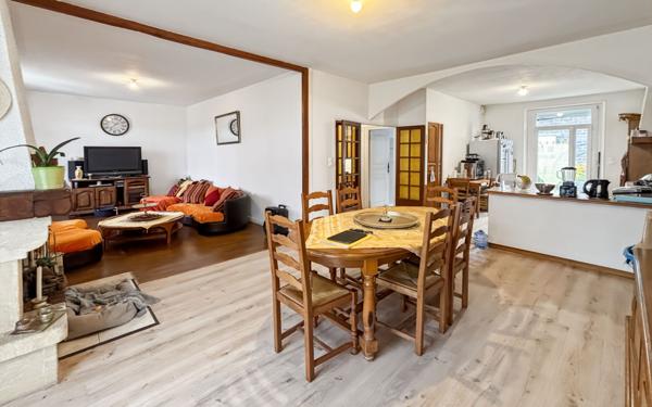 Maison à vendre    6 pièces •  Razac-sur-l'Isle