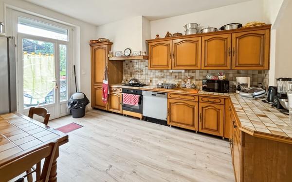 Maison à vendre    6 pièces •  Razac-sur-l'Isle