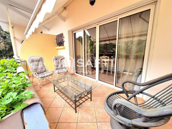 Rare sur le secteur maison de ville T4 de 61m2  avec double terrasses, jardin privatif et garage, commerces plage et port à pied !