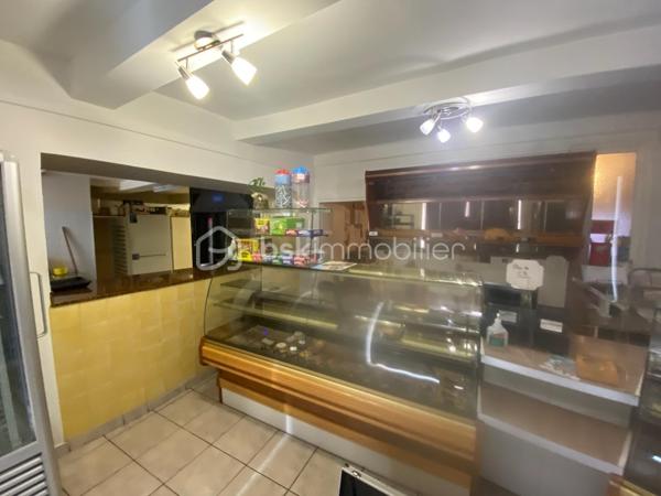 Local commercial de 103 m²