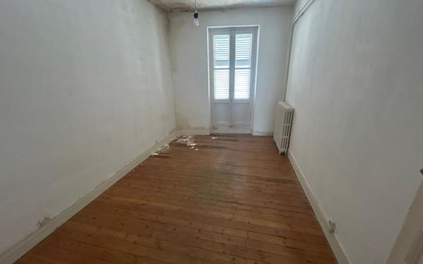 Immeuble à vendre    3 pièces •  Agen