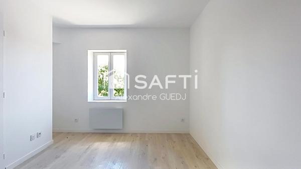 STUDIO DE 15 M² EN DERNIER ETAGE AVEC UN EMPLACEMENT PARKING EXTERIEUR