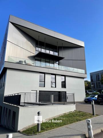 Bureaux à louer à Limonest immeuble indépendant avec terrasses et parkings
