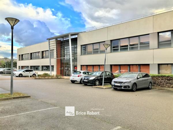 Bureaux à louer à Saint Priest dans parc technologique accès grands axes