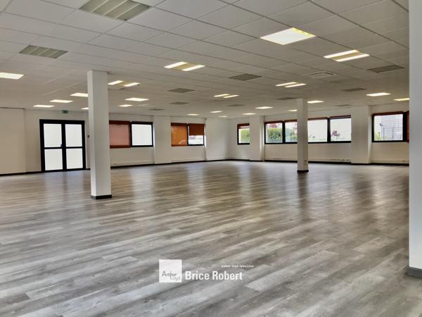 Bureaux à louer à Saint Priest dans parc technologique accès grands axes
