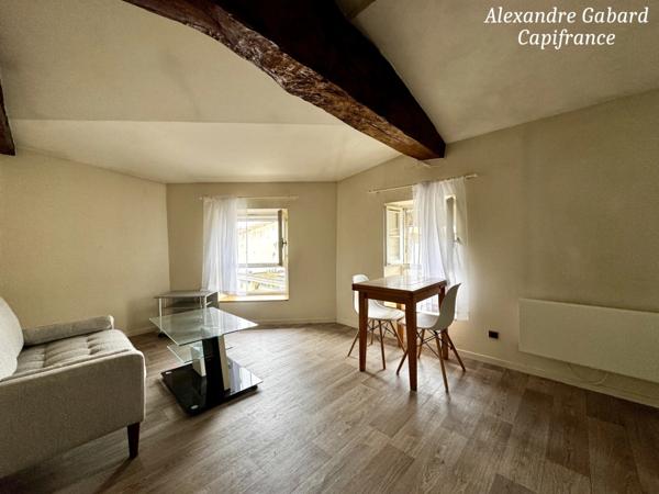 LANGON CENTRE VILLE - Immeuble en pierres 450 m² comprenant 6 appartements et 2 locaux commerciaux