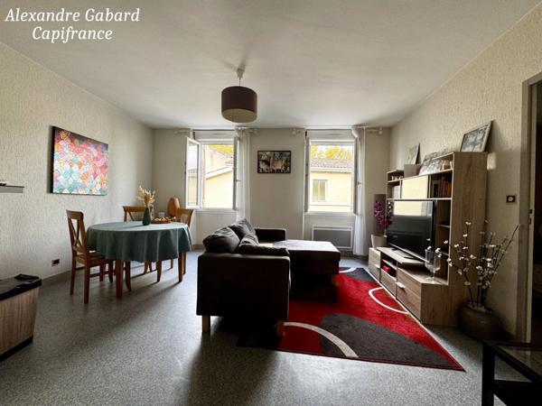 LANGON CENTRE VILLE - Immeuble en pierres 450 m² comprenant 6 appartements et 2 locaux commerciaux