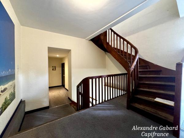 LANGON CENTRE VILLE - Immeuble en pierres 450 m² comprenant 6 appartements et 2 locaux commerciaux