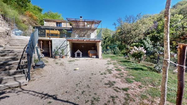 Saint-Roman-de-Codières (30440) Superbe maison T5 dans les Cévennes – Alliance parfaite entre charme d’antan et confort moderne