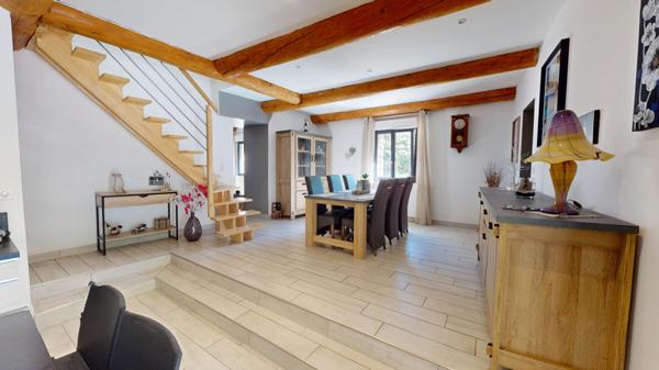 Saint-Roman-de-Codières (30440) Superbe maison T5 dans les Cévennes – Alliance parfaite entre charme d’antan et confort moderne