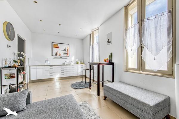Immeuble à vendre |  Canéjan |  352 m²