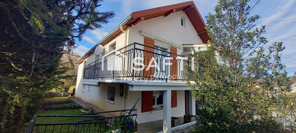 Maison avec grand terrain et dépendances