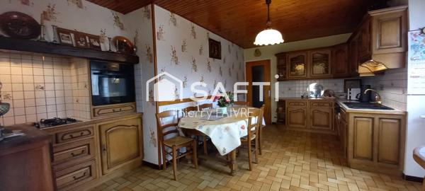 Maison avec grand terrain et dépendances