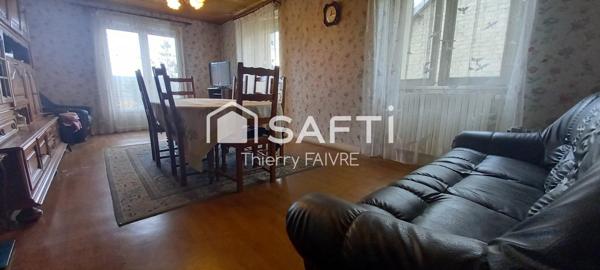 Maison avec grand terrain et dépendances