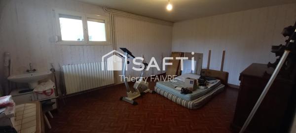 Maison avec grand terrain et dépendances