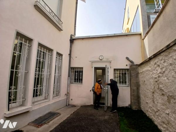 IMMEUBLE sur BOEN-sur-LIGNON, Commune du Forez, centre du département de la Loire à  1 heure de Lyon