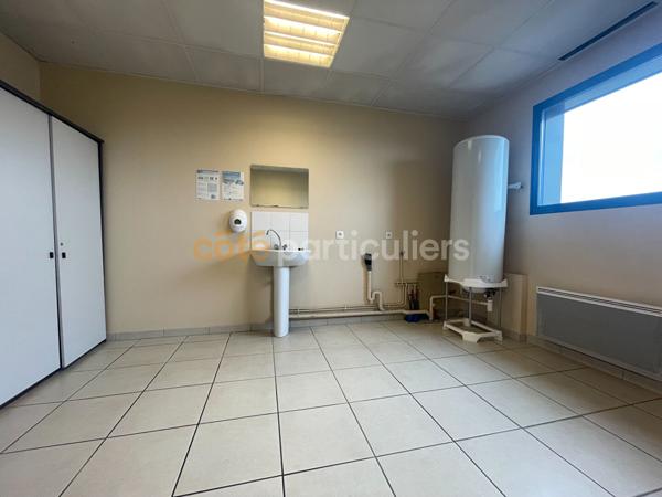 Vente
                Local d'activité555 m² - LE MOLAY LITTRY (14330)