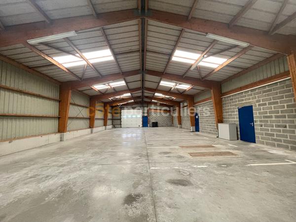 Vente
                Local d'activité555 m² - LE MOLAY LITTRY (14330)