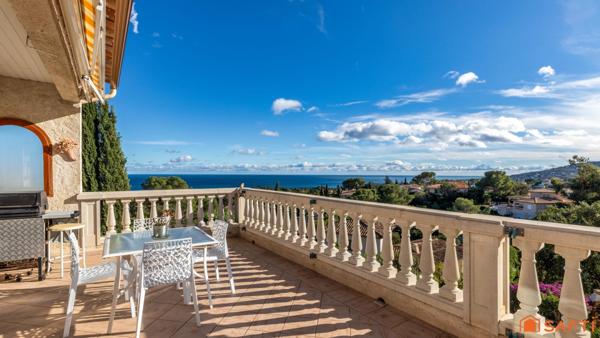 Villa Saint Aygulf vue mer exceptionnelle 230 m2