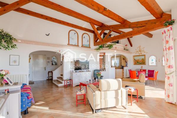 Villa Saint Aygulf vue mer exceptionnelle 230 m2