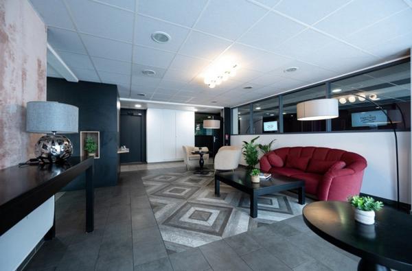 INVESTISSEMENT LOCATIF – Tours – Résidence d’Affaires Nemea Appart'Hotel Quai Victor Tours Centre - 5,53% de rentabilité