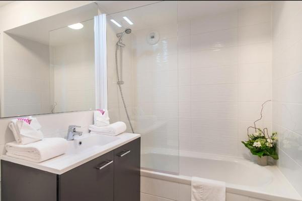 INVESTISSEMENT LOCATIF – Tours – Résidence d’Affaires Nemea Appart'Hotel Quai Victor Tours Centre - 5,53% de rentabilité