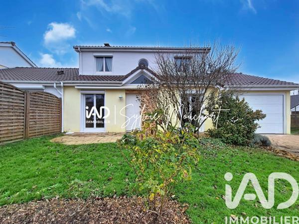 Maison à vendre 6 pièces 140 m² Le Mesnil-Saint-Denis