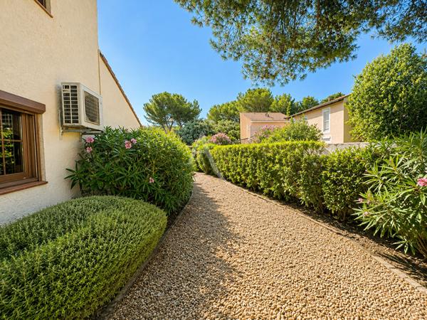 Maison familiale de 110 m² avec 4 chambres et beau terrain de 445 m²