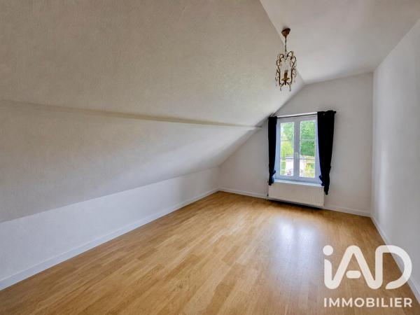 Maison à vendre 4 pièces 157,96 m² Saint-Julien-du-Sault