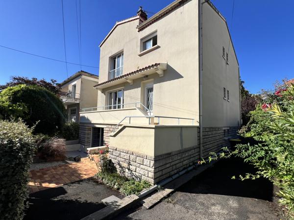 ROYAN - QUARTIER DU PARC - 400 M PLAGE ET COMMERCES - GRANDE MAISON DE FAMILLE AVEC JARDIN - TOUTES COMMODITES