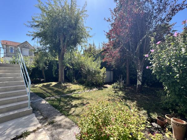ROYAN - QUARTIER DU PARC - 400 M PLAGE ET COMMERCES - GRANDE MAISON DE FAMILLE AVEC JARDIN - TOUTES COMMODITES