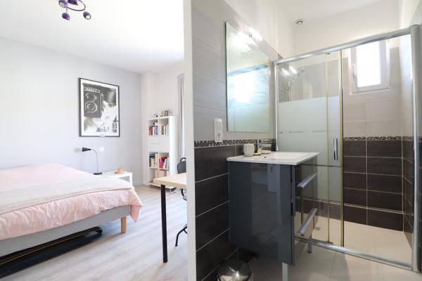 ROYAN - QUARTIER DU PARC - 400 M PLAGE ET COMMERCES - GRANDE MAISON DE FAMILLE AVEC JARDIN - TOUTES COMMODITES