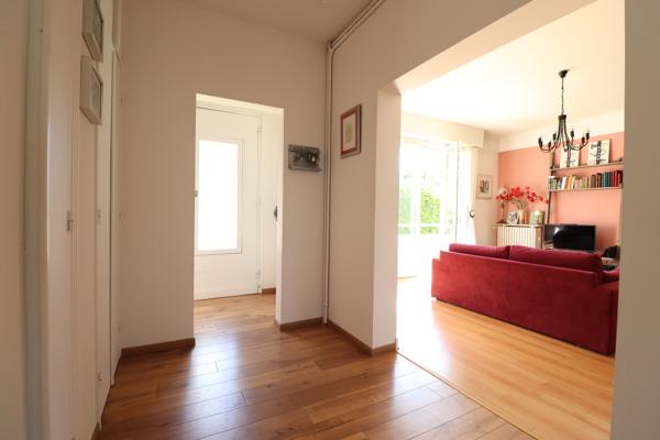 ROYAN - QUARTIER DU PARC - 400 M PLAGE ET COMMERCES - GRANDE MAISON DE FAMILLE AVEC JARDIN - TOUTES COMMODITES