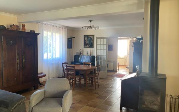 Maison à vendre    5 pièces •  Saintes