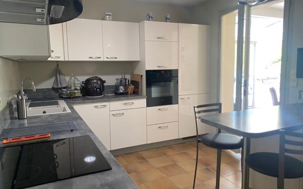 Maison à vendre    5 pièces •  Saintes