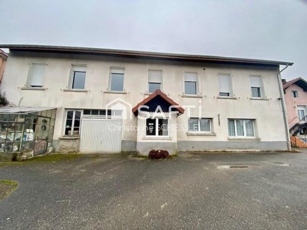 Immeuble de 4 Appartements, avec lot de 7 garages