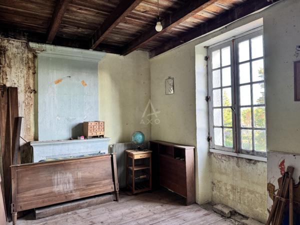 À seulement 13 km dAngoulême dans un lieu plein de charme et de potentiel, idéal pour projet familial ou gîte