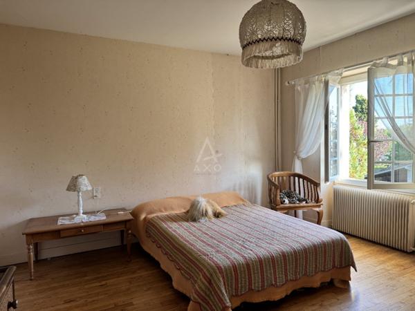 À seulement 13 km dAngoulême dans un lieu plein de charme et de potentiel, idéal pour projet familial ou gîte