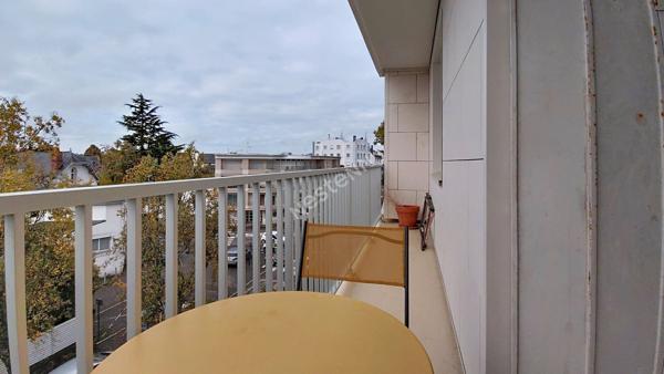 EXCLUSIVITE NANTES - HAUTS-PAVÉS, FELIX FAURE, MONSELET / Appartement 3 pièces 2 chambres, ascenseur, balcon, cave, grand jardin collectif clos.