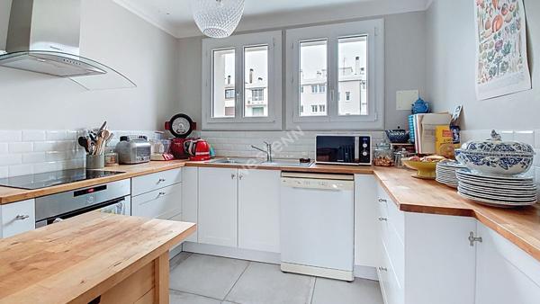 EXCLUSIVITE NANTES - HAUTS-PAVÉS, FELIX FAURE, MONSELET / Appartement 3 pièces 2 chambres, ascenseur, balcon, cave, grand jardin collectif clos.